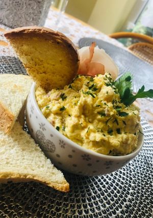 Húsvéti medvehagymás-tormás-sonkás tojáskrém recept fotója