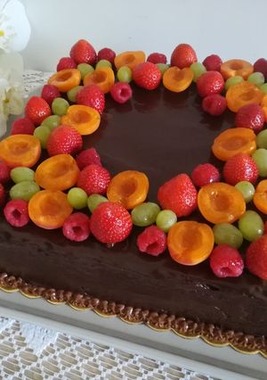 Zdjęcie przepisu Tort kwadratowy z owocami.