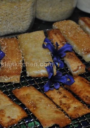 عکسی از دستور نان سوخاری عسلی