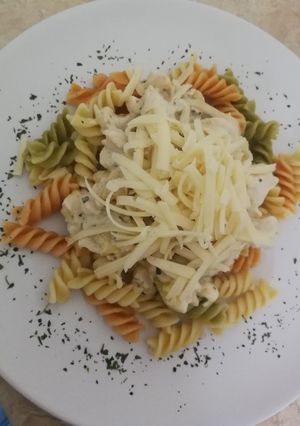 Cukkinis-tejszínes - csirkemelles tészta recept fotója