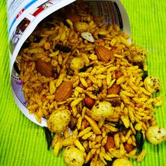 A picture of Mamrachur Poha Chivda.