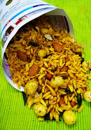 A picture of Mamrachur Poha Chivda.