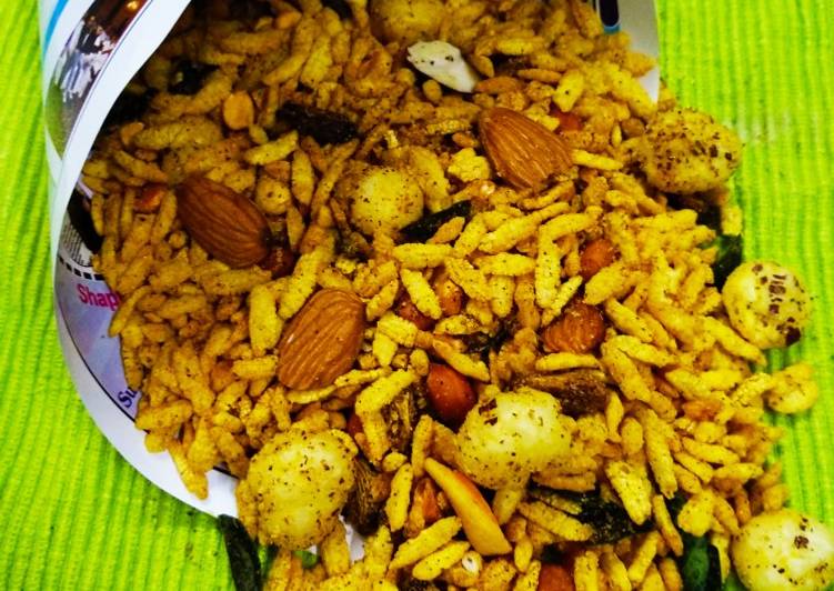 Easiest Way to Prepare Speedy Mamrachur Poha Chivda