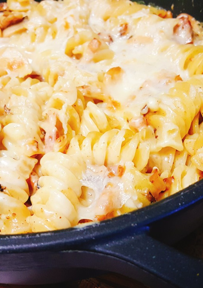 Una foto de Pasta con extra de queso y bechamel