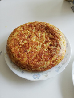 Una foto de Tortilla de patatas con cebolla