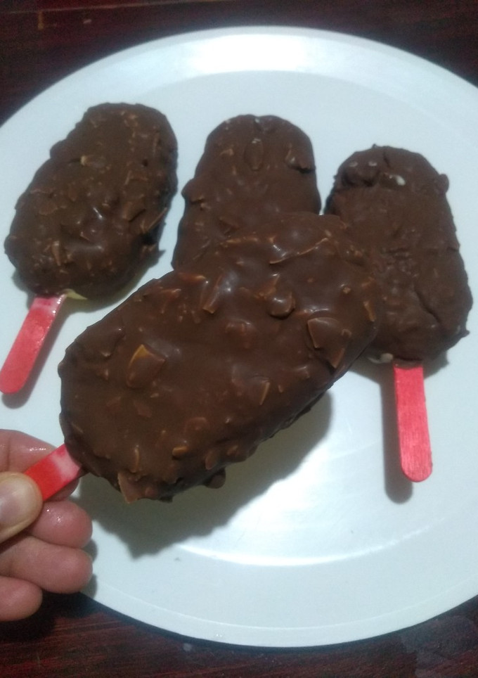 Una foto de Paletas tipo Magnum con almendras