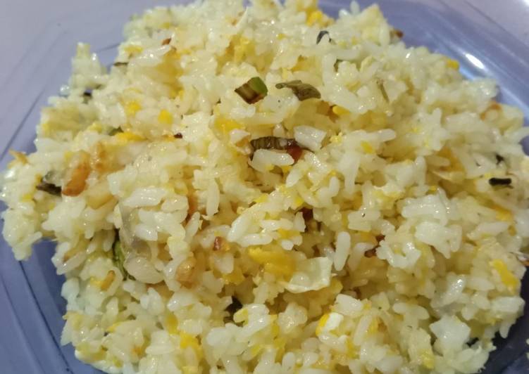 Cara Termudah Menyiapkan Nasi goreng telur royko Lezat Sekali