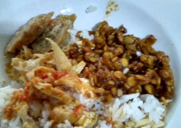 Bagaimana Membuat Nasi uduk komplit ala me, Menggugah Selera