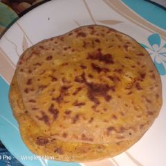 A picture of Aloo paratha.
