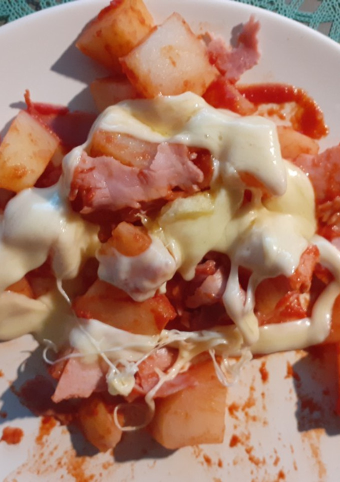 Una foto de Ensalada de papa, huevo y pescado