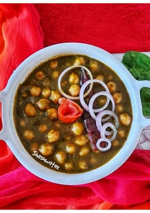 A picture of Palak chhole.