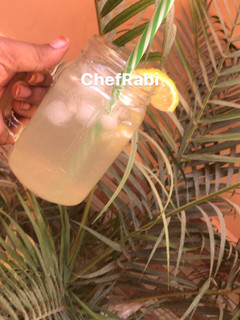 A picture of Fresh lemonade.