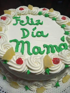 Una foto de Torta de piña y crema