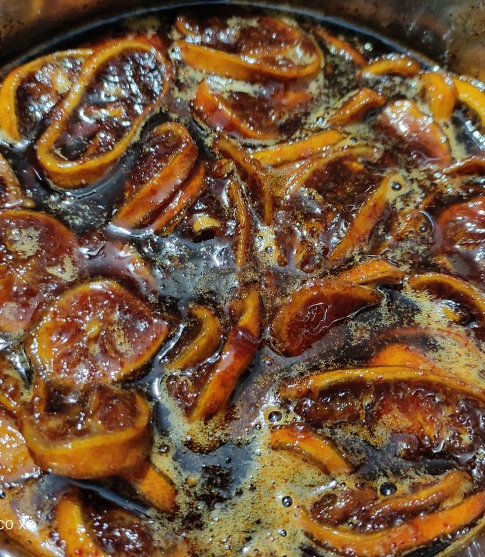 Naberejnye Chelni shahridan yashirin jinsiy aloqa uchun ayollar Adidas kiygan qizlar sexy