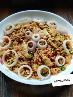 चिकन शेजवान फ्राईड राईस (Chicken schezwan fried rice in marathi) रेसिपी चे मुख्य फोटो