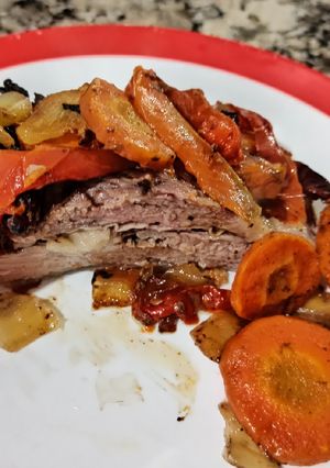 Una foto de Vacío al horno con verduras