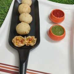 A picture of Pizza Bomb 💣.