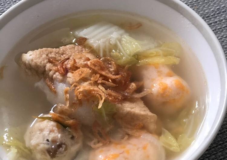 Sup Bakso Sawi Putih