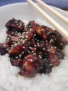 Una foto de Pollo frito caramelizado picante