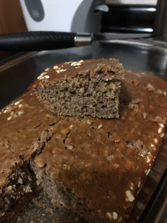 Una foto de Brownie con plátano y avena