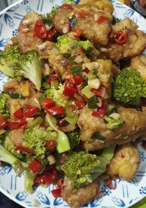 Foto resep Brokoli ayam tahu bumbu cabe garam