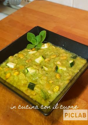 Foto di Zuppa fave e zucchine ♡