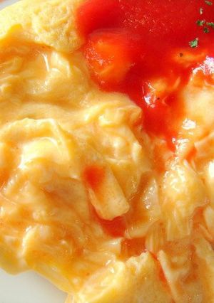A picture of Easy Fluffy and Creamy Omurice (100+ Reviews).