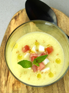 Una foto de Sopa fría de pepino sin lácteos