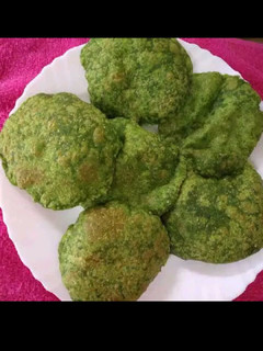 பாலக் பூரி செய்முறை முக்கிய புகைப்படம்
