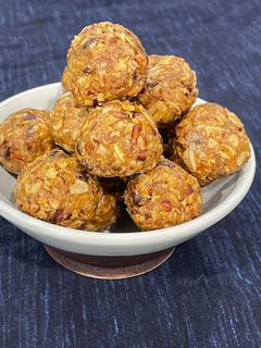 A picture of No-Bake Nutty Energy Balls.