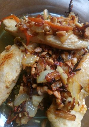 Una foto de Pollo con cacahuetes