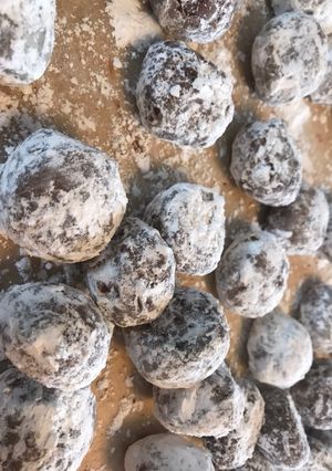 A picture of Chocolate Snowball Cookies.