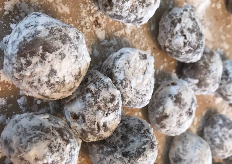 Steps to Prepare Favorite Chocolate Snowball Cookies