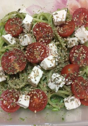 Foto principal de Espaguetis con pesto de espinacas