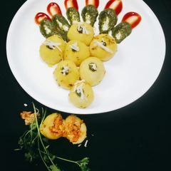 A picture of Stuffed sooji balls.