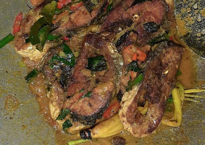 Resep Ikan Patin Bumbu Kuning Kemangi Anti Gagal