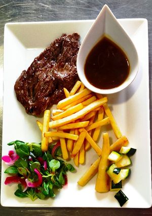 Une photo de Bavette boeuf limousine bio Polmard, sauce échalotes