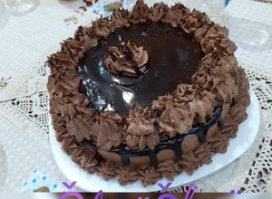 صورة لوصفة كيكة بحشوة التفاح المكرمل 🎂🍎💜
