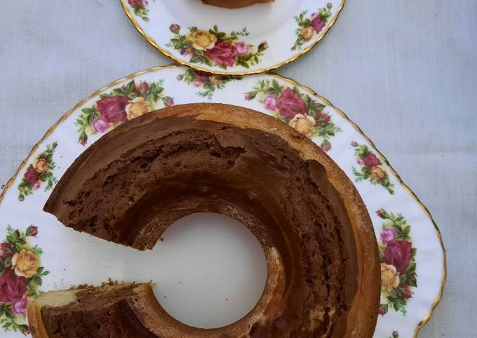 Ciambellone bicolore all'arancia e cacao