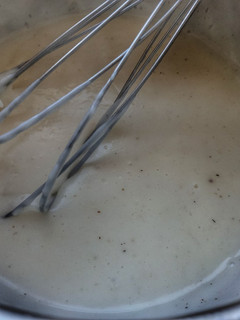 Una foto de Salsa blanca fácil y económica