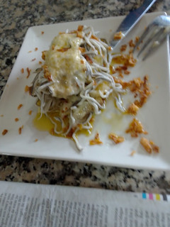 Una foto de Bacalao con crujiente de gulas s mi aire