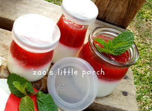 Foto resep Lychee Panna Cotta with Strawberry Sauce