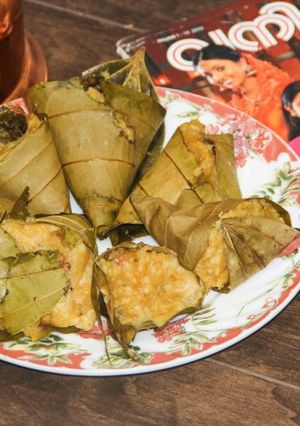 A picture of Therali Appam/ Steamed Banana-Rice Dumblings.