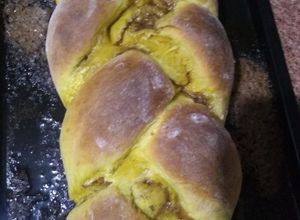 Una foto de Jalá dulce y esponjosa con canela