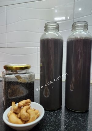Hình của món Sữa mè đen, hạt điều.