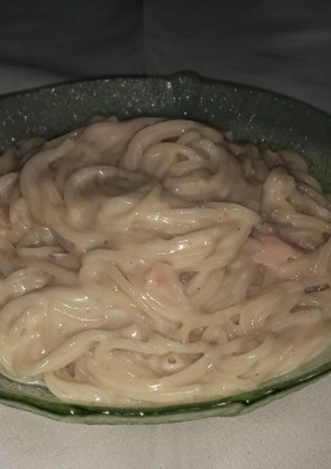 Una foto de Fideos con salsa blanca