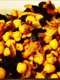 Garbanzos especiados con rebozuelos y trompetas de los muertos 🍄