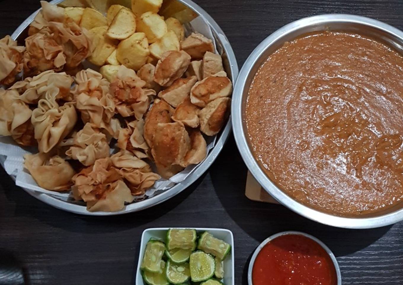 Batagor (bakso tahu goreng)