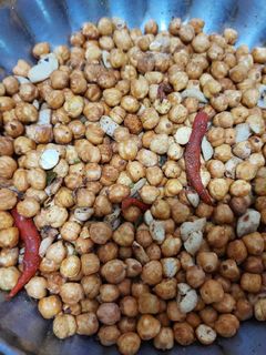 हींग चना काजू(hing chana kaju recipe in hindi) रेसिपी मुख्य फोटो