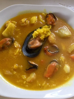 Una foto de Sopa de pescado con arroz